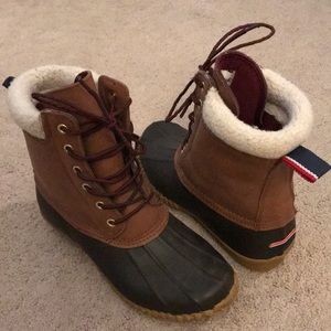Tommy Hilfiger winter boots